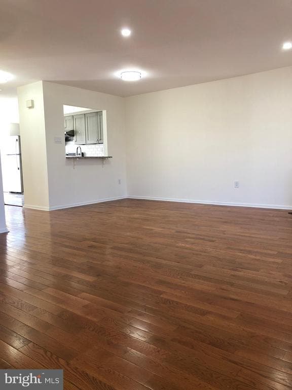 Building Photo - 4202 Quaker Ct