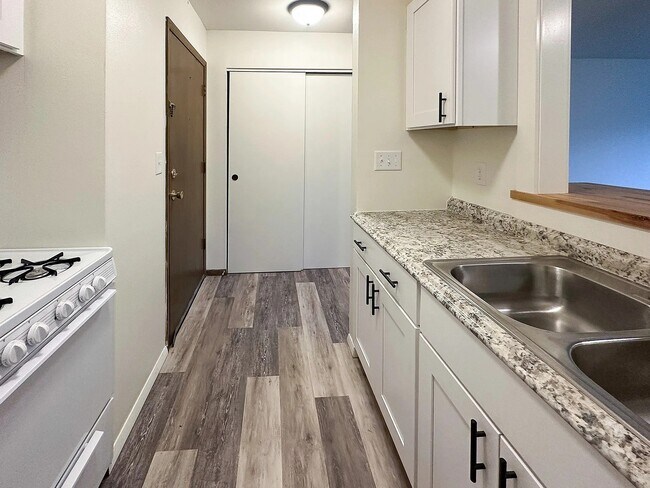 Foto del edificio - 3245 N Oakland Ave
