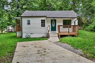 Building Photo - 1010 Ridgecrest Dr