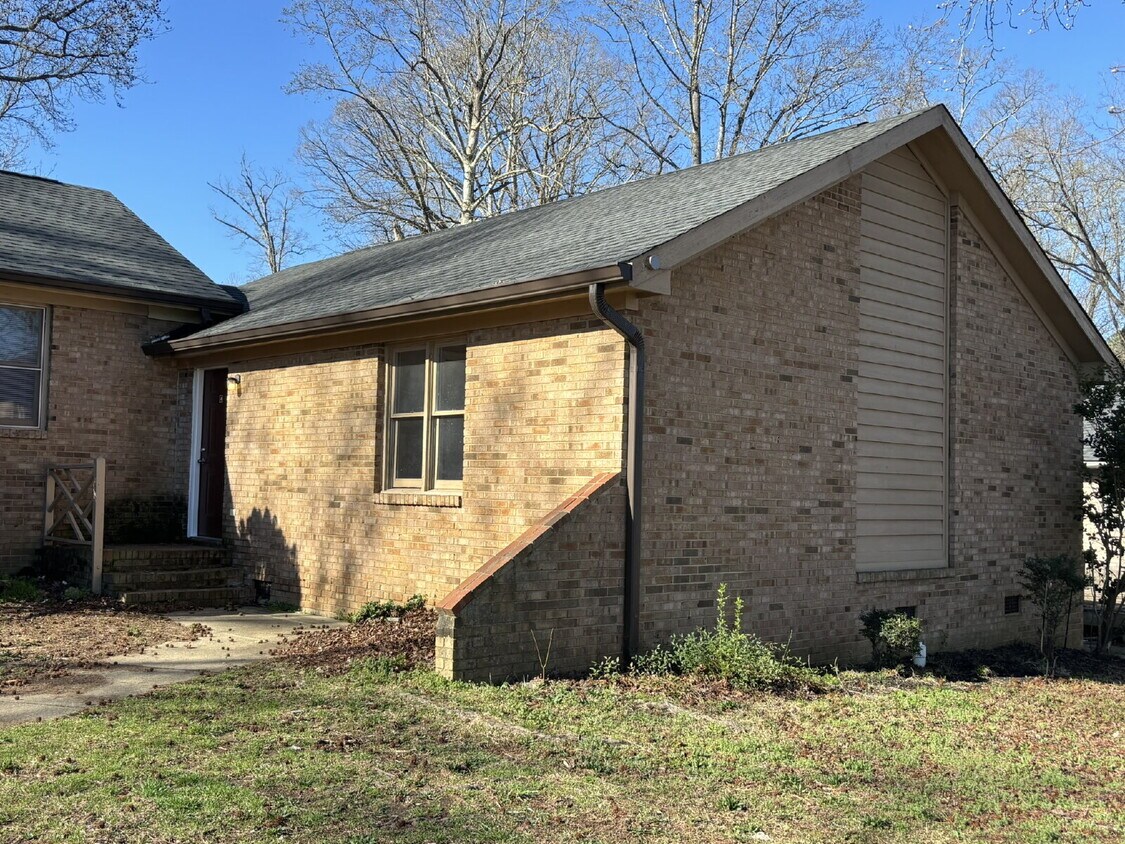 Foto principal - 4701-C Hollowell Court, Raleigh