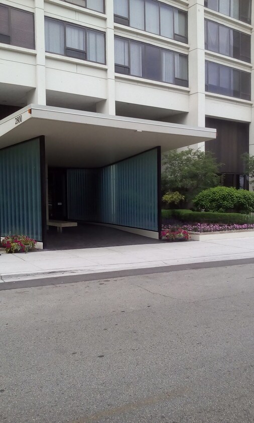 2800 N Lake Shore Dr, Chicago, IL 60657 Condo for Rent in Chicago, IL