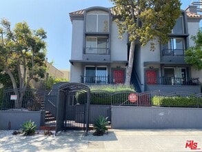 Building Photo - 1529 S Bundy Dr