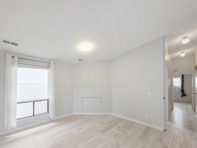 Building Photo - 4534a Stanley Rd SW