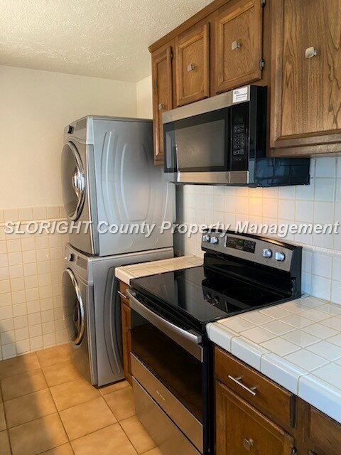 Foto del edificio - AVAILABLE MARCH - Updated Cambria Duplex Near Beach - 2 Bedroom / 2 Bathroom