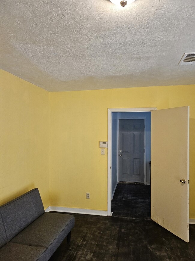 Building Photo - 309 S Denver St