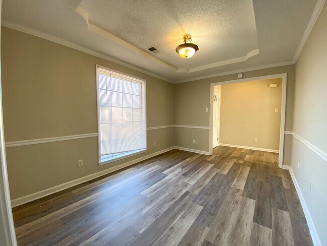 Foto del edificio - Great 3 bed, 2 bath home in Oakland with B...