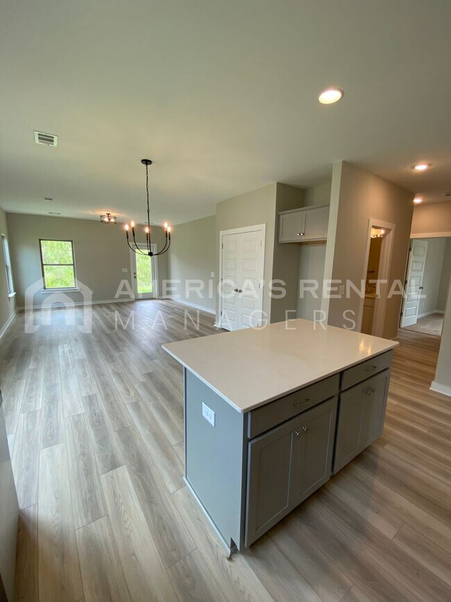 Foto del edificio - REDUCED PRICE!! Home for Rent in Tuscaloosa, AL!!! Available to View Now!!! Sign a lease by 1/31/...