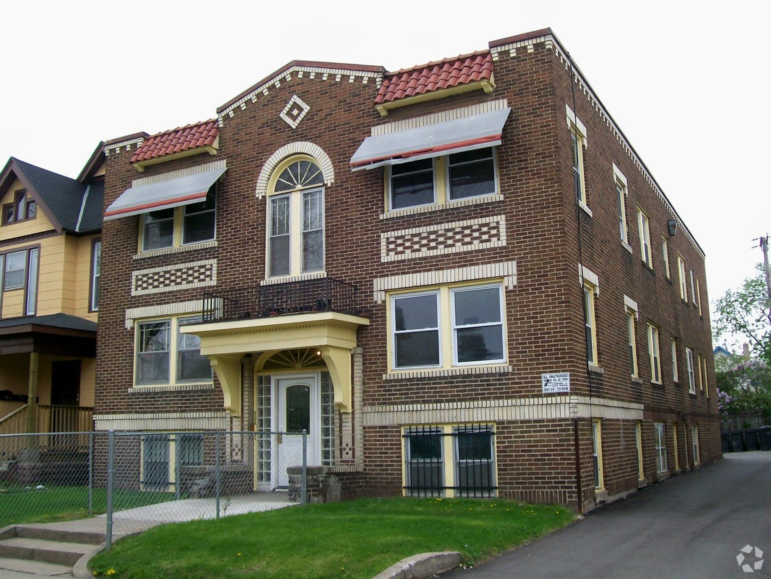 Building Photo - 2832 Park Ave