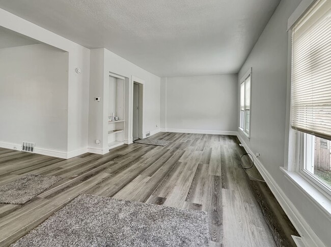 Foto del edificio - 1068 Godfrey Ave SW