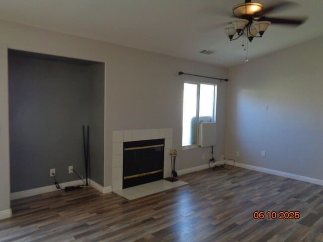 Building Photo - Lovely Rosamond Single Story