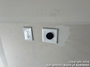 Building Photo - 317 Denison Dm