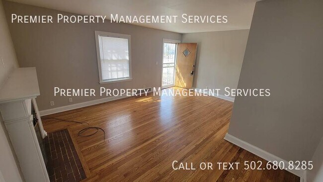 Photo - 513 Lyndon Ln House