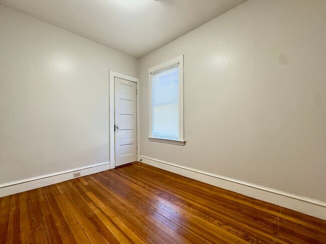 Building Photo - 60 Bellevue St