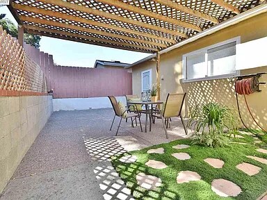 Building Photo - 18412 Crest Ave