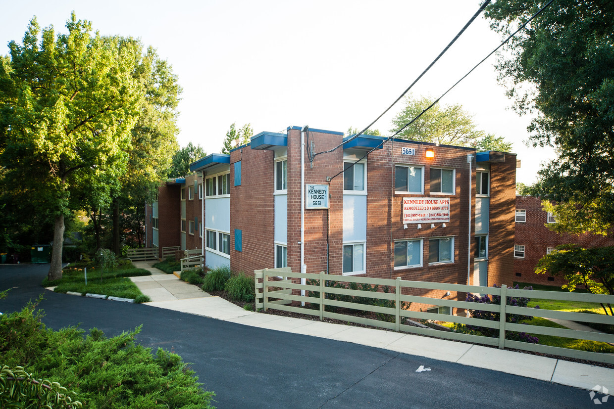 Primary Photo - Kennedy House Apartments