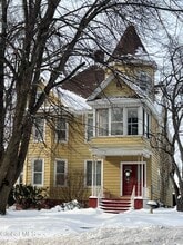 Building Photo - 214 Market St