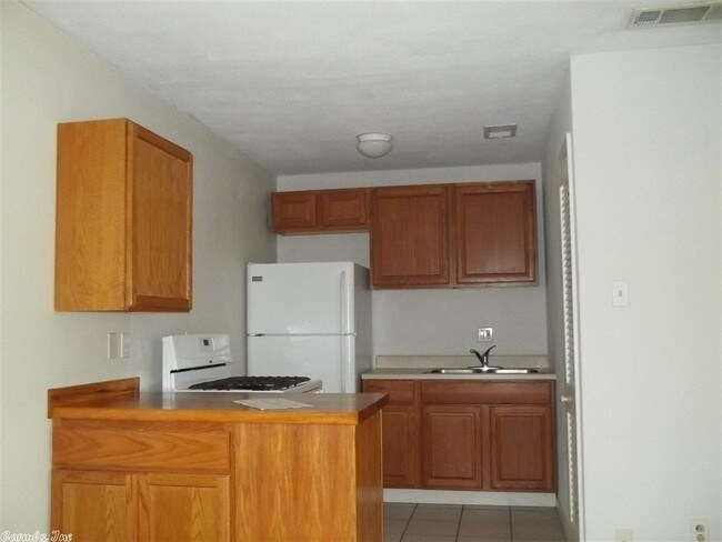 Building Photo - 415 W 18th St