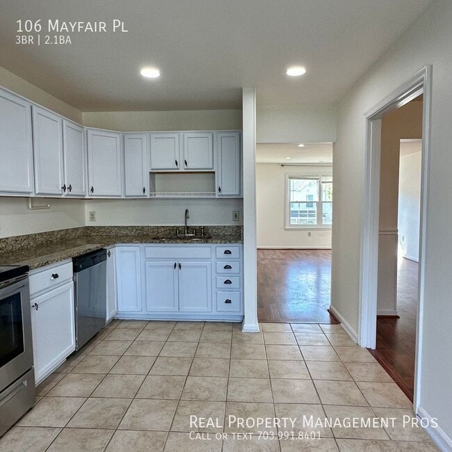 Building Photo - 106 Mayfair Pl