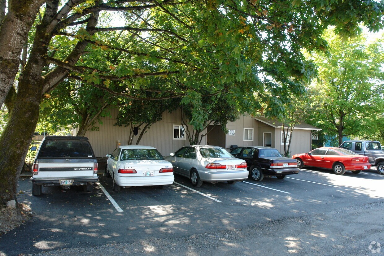 Foto del edificio - 1355-1367 Liberty St NE