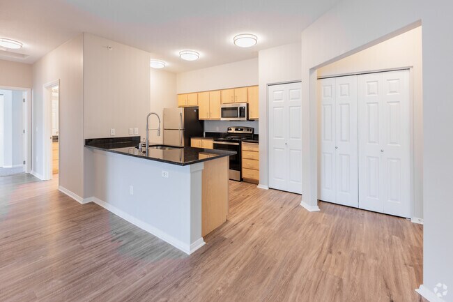 2BA, 2BA - 1055SF - River Trail