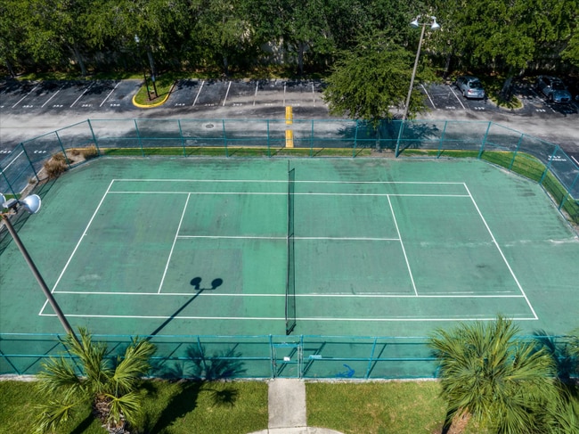 Foto del edificio - 5451 Vineland Rd