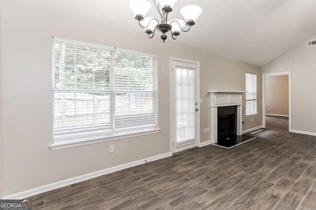 Building Photo - 4630 Thermal Ct