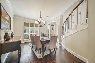Building Photo - 2523 Crossvine Dr