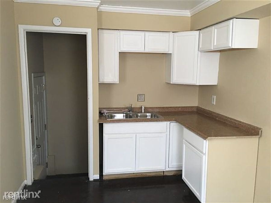 Foto principal - 3 br, 1 bath House - 1659 S Bassett St