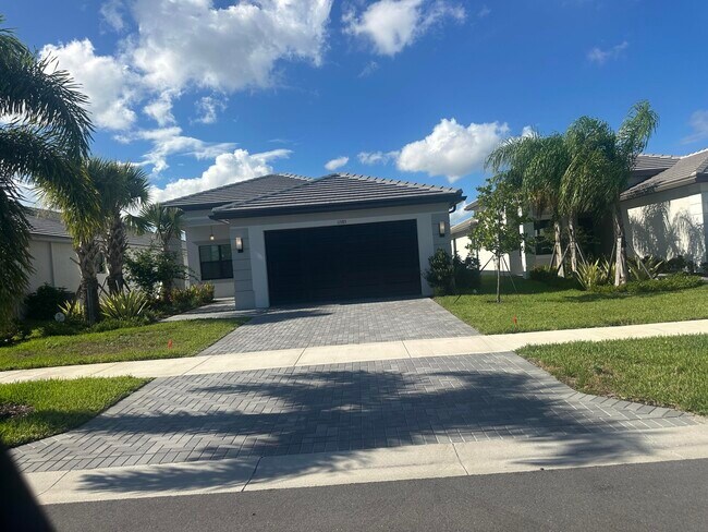 Building Photo - 11583 SW Oceanfront Ct