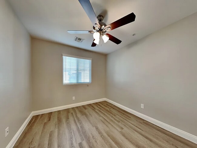 Foto del edificio - 20918 W White Rock Rd