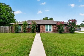 Building Photo - 13629 Lynnwood Ln