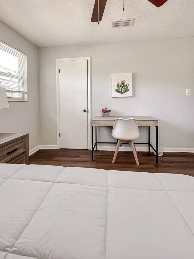 Building Photo - 7553 Nasturtium Way
