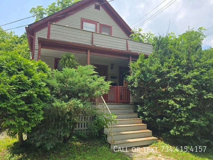 110 E Summit- - 110 E Summit-