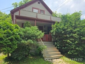 Building Photo - 110 E Summit St