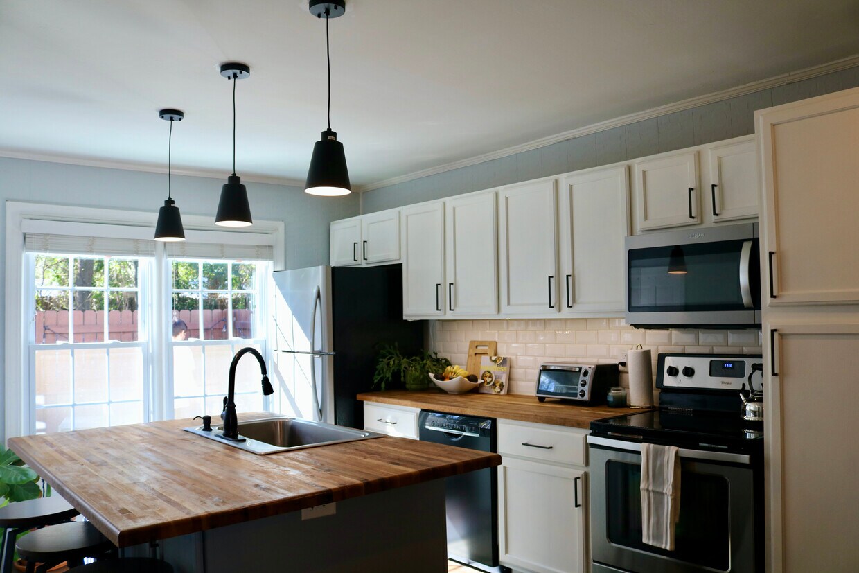 Foto principal - 1079 S Shadow Dr
