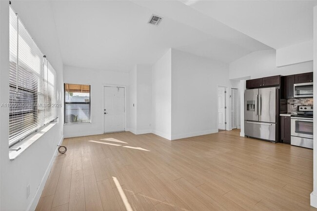 Building Photo - 339 SW 15th St