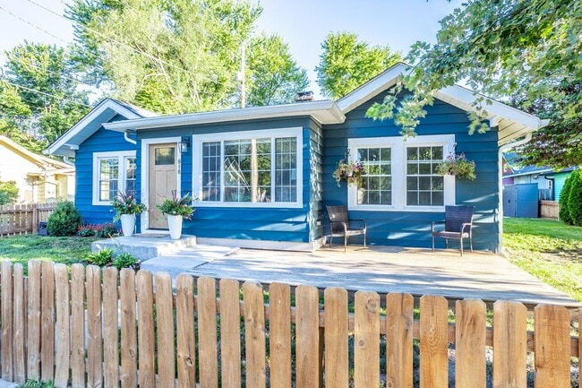 Building Photo - 818 E 50th St