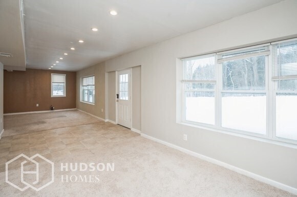 Building Photo - 430 Hemlock Rd