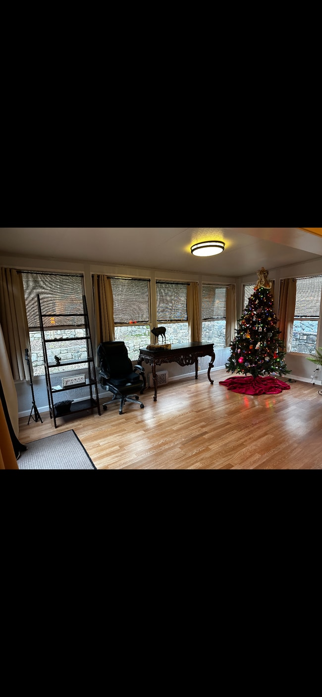 Building Photo - 230 Leemar Pl