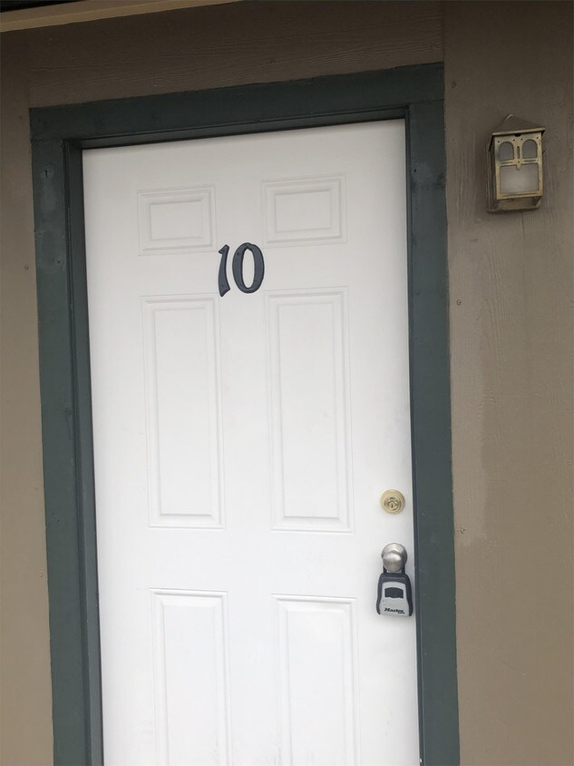 Foto principal - 6305 NW 10th St