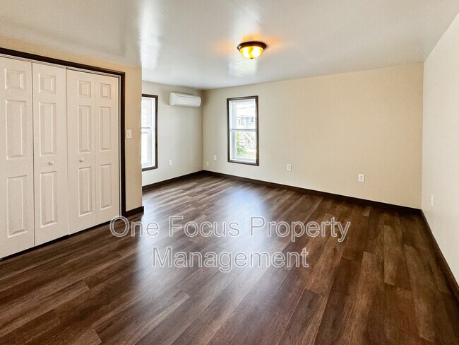 Foto del edificio - 115 E Bald Eagle St