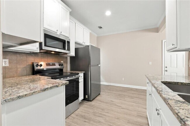 Foto del edificio - 84 Holly Rd NW