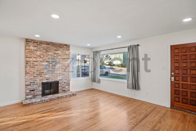 Building Photo - 109 Alta Mesa Dr