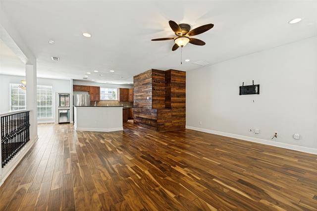 Foto del edificio - 4002 Brownstone Ct