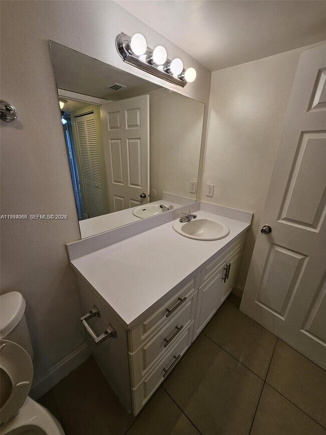 Foto del edificio - 8365 SW 152nd Ave