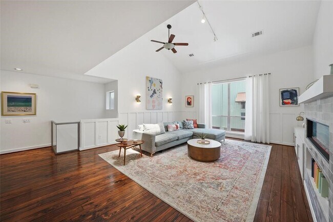 Foto del edificio - 6140 Grand Blvd