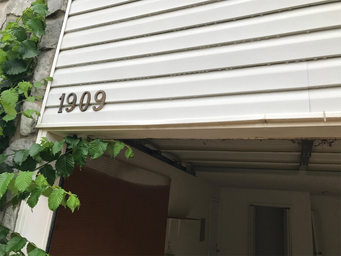 Foto principal - 1909 Oakhurst Ave