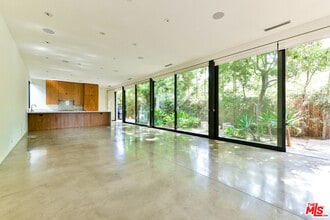 Building Photo - 848 Milwood Ave