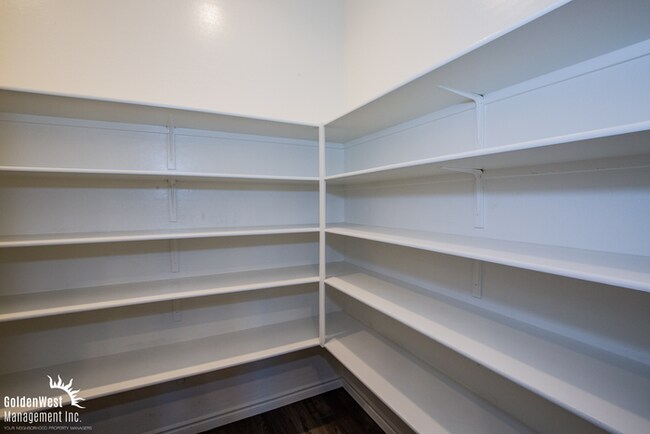 Building Photo - Welcome to this impressive single-story 4Bdm 3.5Ba residence located in a desirable Northwest Las...