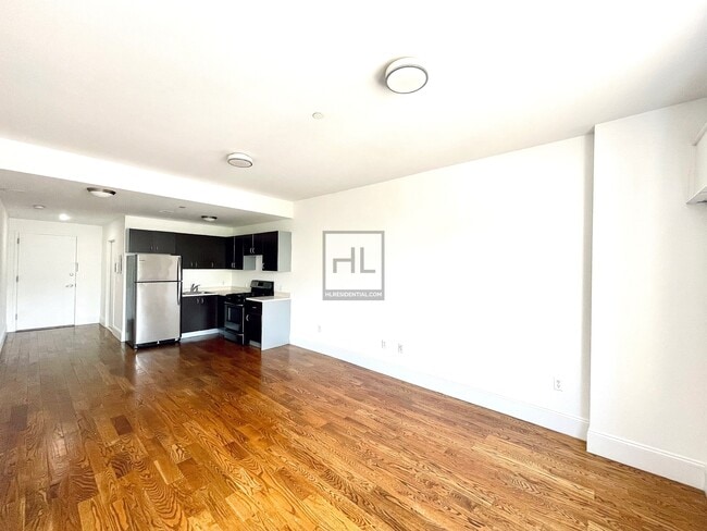 Building Photo - Large STUDIO | Dekalb Avenue, Bushwick